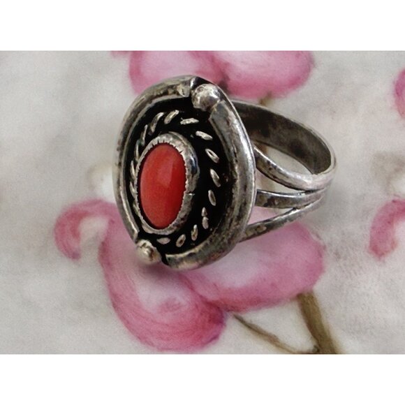 Vintage Native American Navajo Sterling Silver Coral Ring Size 6.25 - Picture 5 of 10